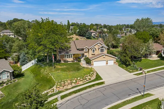 11602 S Hickory Valley Dr E, Sandy, UT 84092 - #3