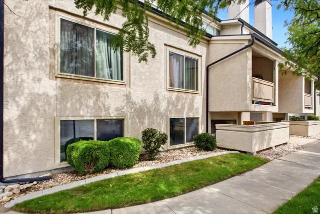 945 E Creek Hill Ln #10, Midvale, UT 84047 - #1