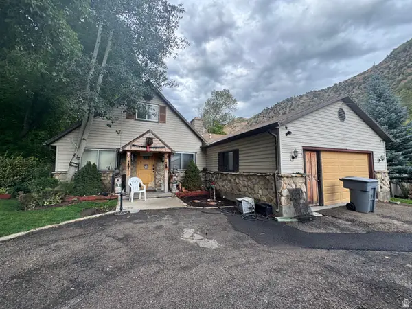 6633 E Holiday Hills Rd, Springville, UT 84663