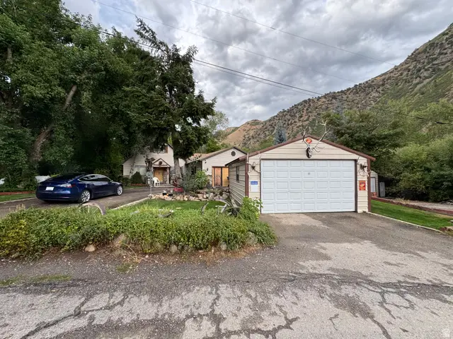 6633 E Holiday Hills Rd, Springville, UT 84663 - #3