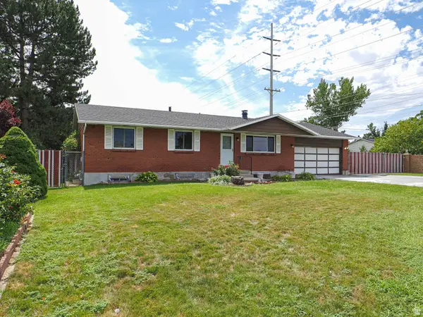 2683 W Castle Oaks Cir, Taylorsville, UT 84129