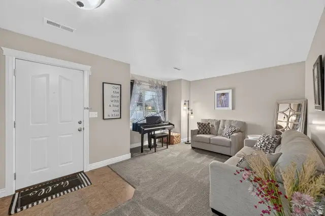 1035 W Hidden Dr, Layton, UT 84041 - #3