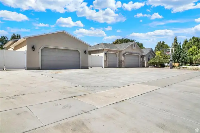 12548 S Harvest Spring Ln, Riverton, UT 84096 - #2