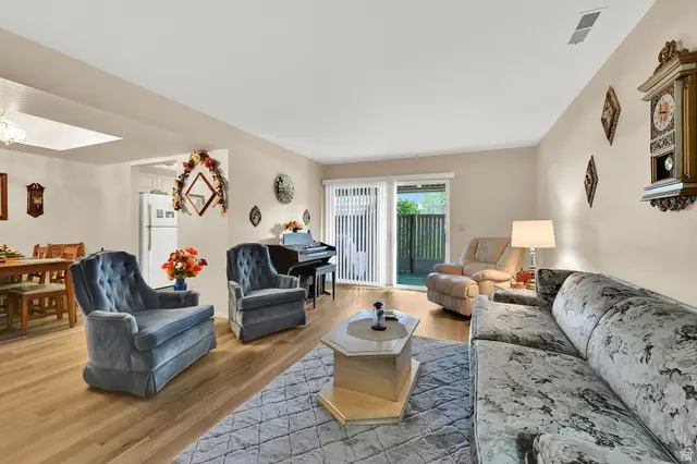 351 E Peach Ln, Bountiful, UT 84010 - #3