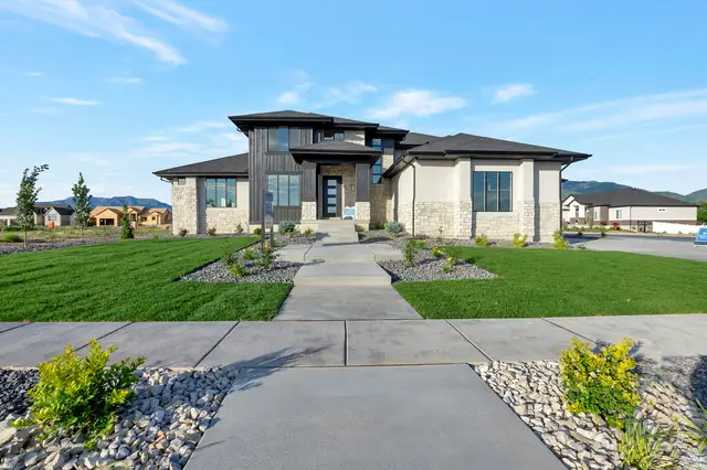 165 S Farmhouse Cir, Kaysville, UT 84037 - #3