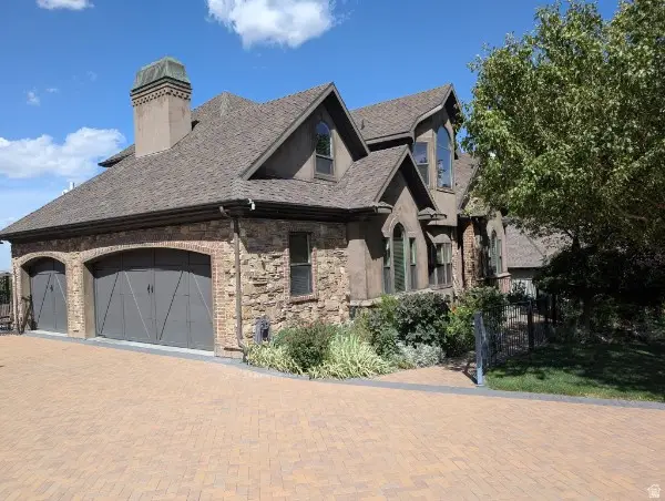 660 E Eagle Ridge Dr S, North Salt Lake, UT 84054