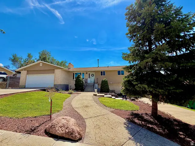 916 E Sunburn Ln, Sandy, UT 84094 - #2