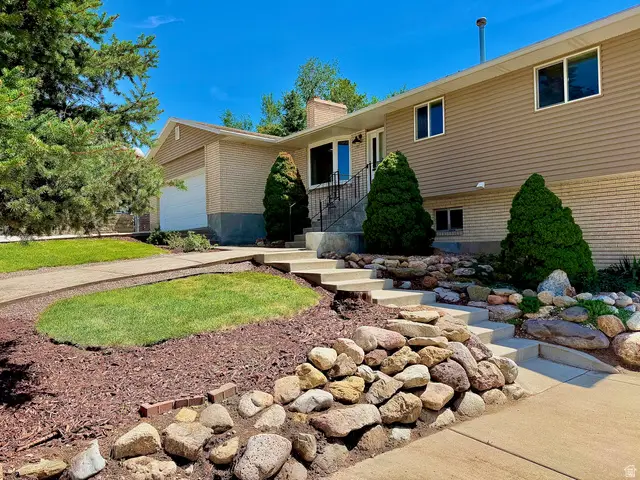 916 E Sunburn Ln, Sandy, UT 84094 - #3