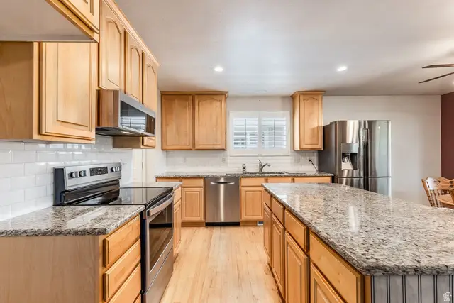 1213 W Bryce Jeffery S, Riverton, UT 84065 - #2