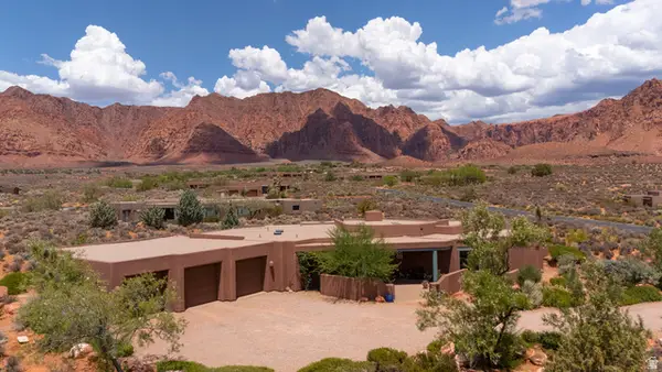 1215 N Tuweap Dr, Ivins, UT 84738