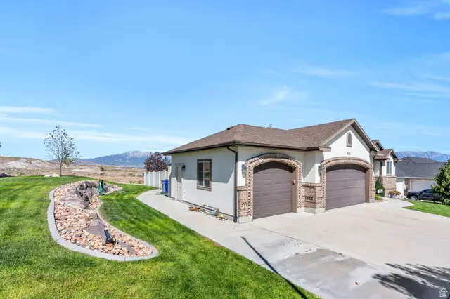 322 W Lariat Blvd, Saratoga Springs, UT 84045 - #2