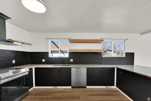 951 E South Fork Cir, Sandy, UT 84094 - #3