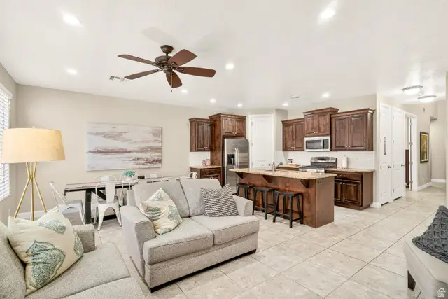 4279 E Razor Ridge Dr, Washington, UT 84780 - #3