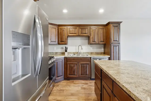 1852 E Whitetail Dr, Layton, UT 84040 - #3