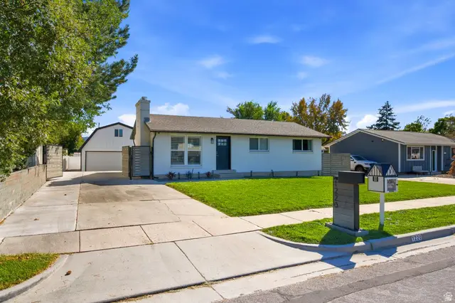 1220 E Violet Dr, Sandy, UT 84094 - #2