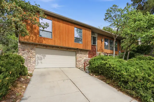 8705 S Kings Hill Dr, Cottonwood Heights, UT 84121 - #1