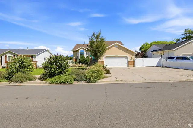 13935 S Lookout Peak Dr W, Riverton, UT 84096 - #3