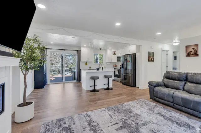3068 W Don Francisco Dr, Taylorsville, UT 84129 - #2
