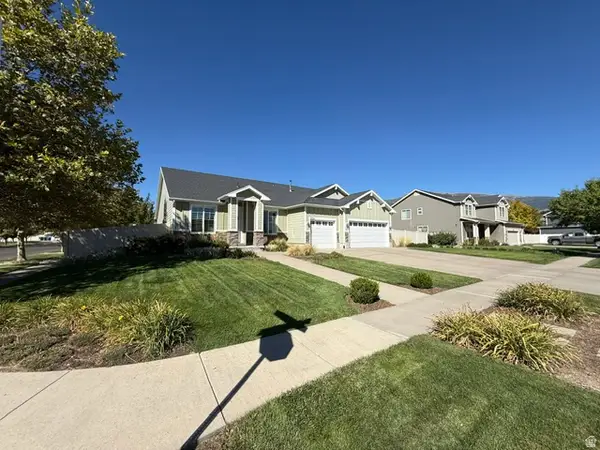 2054 W Loveland Ct S, Farmington, UT 84025