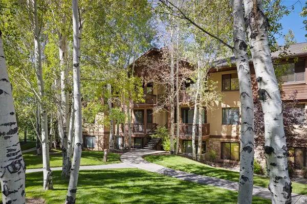 1600 W Pinebrook Blvd #E7, Snyderville, UT 84098