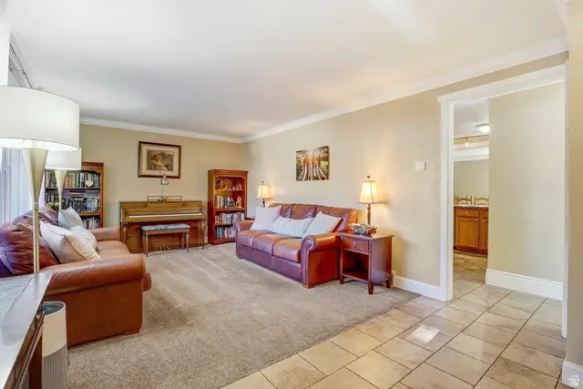 8044 S Boysenberry Dr, Sandy, UT 84093 - #3