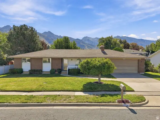 2524 E Camelback Rd, Cottonwood Heights, UT 84121 - #1