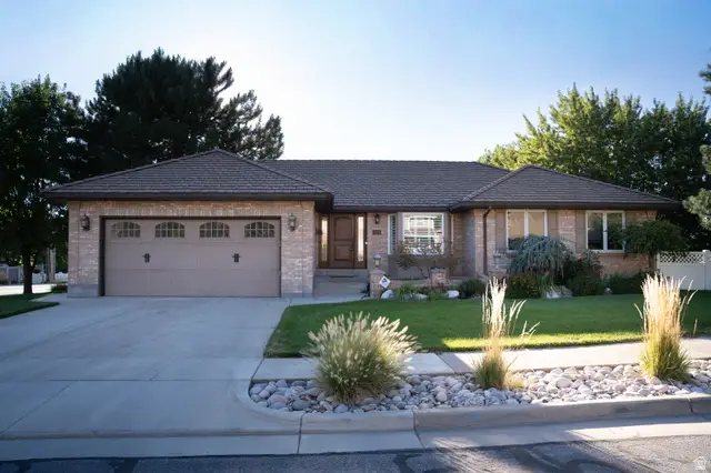 294 W Jennings Ln, Centerville, UT 84014 - #1