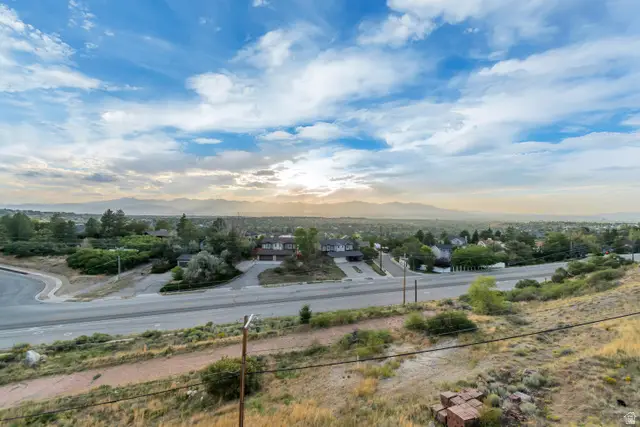 8562 Kings Cove Dr, Cottonwood Heights, UT 84121 - #3