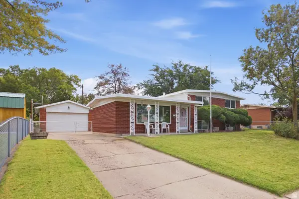 5822 S 2575 W, Roy, UT 84067