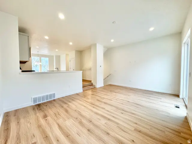 1650 N Main St, Layton, UT 84041 - #3