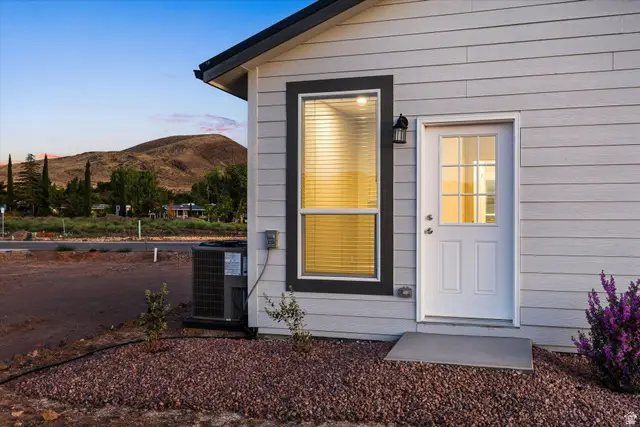 2752 W Crest View Ln, Hurricane, UT 84737 - #2