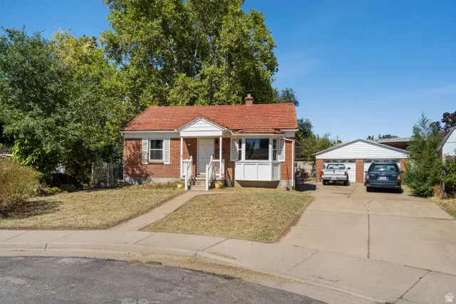 121 Ross Dr, Clearfield, UT 84015 - #3
