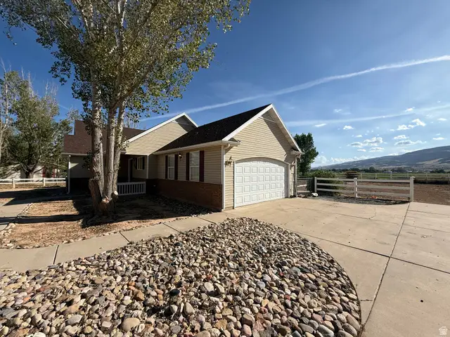 4212 N Quarterhorse Dr, Enoch, UT 84721 - #3
