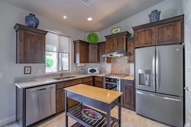 2551 E Hilltop Ledge Dr, Washington, UT 84780 - #2