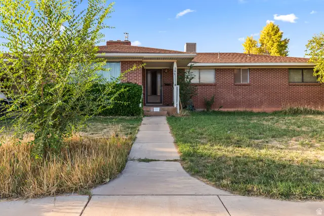 389 W 400 N, Richfield, UT 84701 - #1