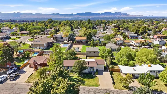 7320 S Chris Ln, Cottonwood Heights, UT 84121 - #3