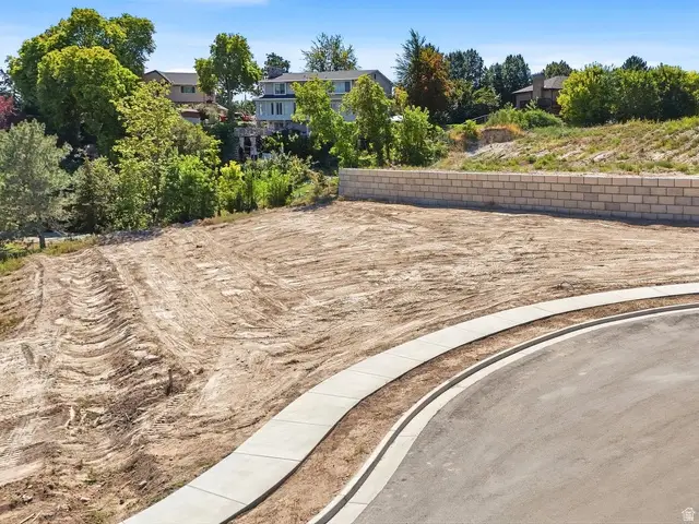 1085 W Kings Landing Ct #6, South Jordan, UT 84095 - #3