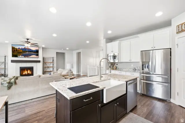2249 S Parkwood Ln, Kaysville, UT 84037 - #3