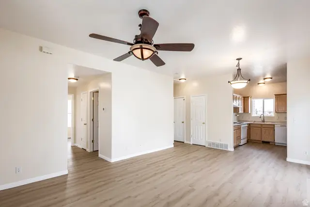 4223 N Pinion Cir W, Eagle Mountain, UT 84005 - #3
