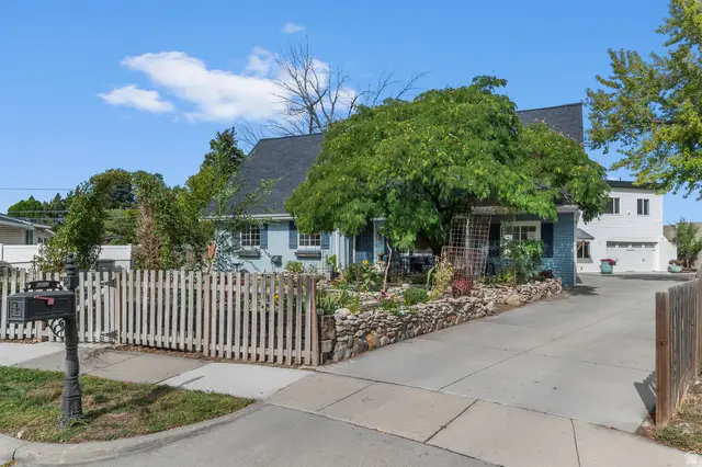 6482 S 2520 E, Cottonwood Heights, UT 84121 - #1