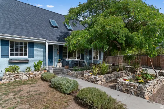 6482 S 2520 E, Cottonwood Heights, UT 84121 - #2