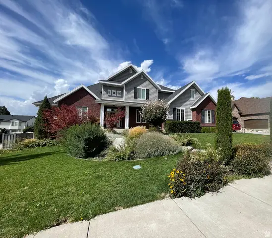 889 Fence Post Rd, Fruit Heights, UT 84037