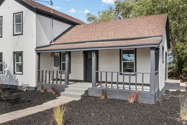 110 W Clark St, Grantsville, UT 84029 - #2