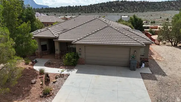 813 W Foothill Dr, Apple Valley, UT 84737