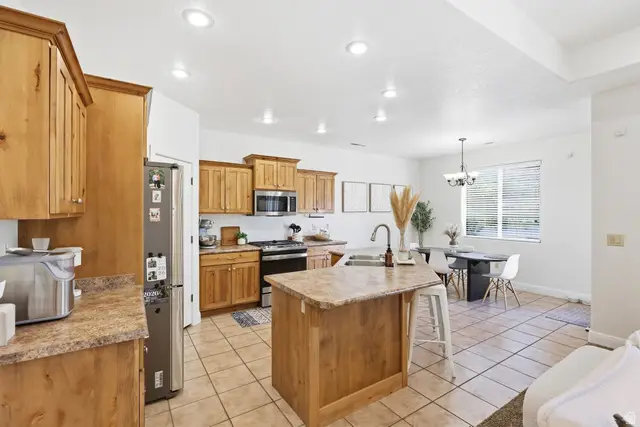 533 W Heritage Dr, Saint George, UT 84770 - #3