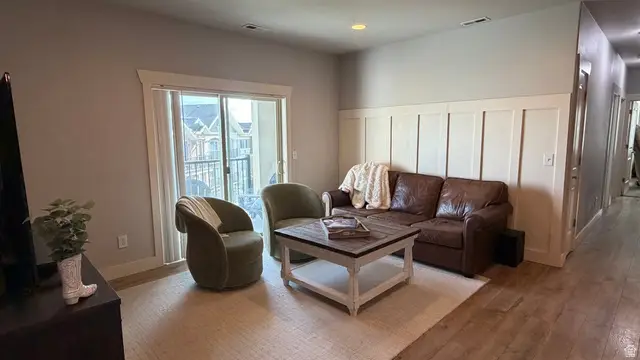 98 W Springview Dr, Saratoga Springs, UT 84045 - #2
