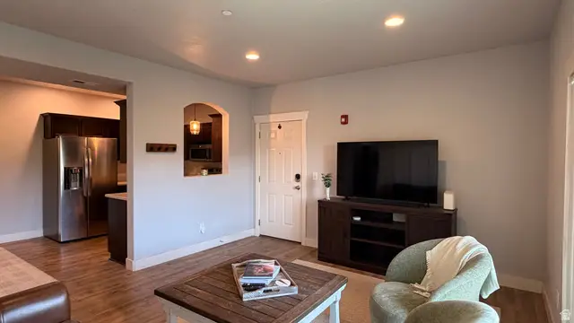 98 W Springview Dr, Saratoga Springs, UT 84045 - #3