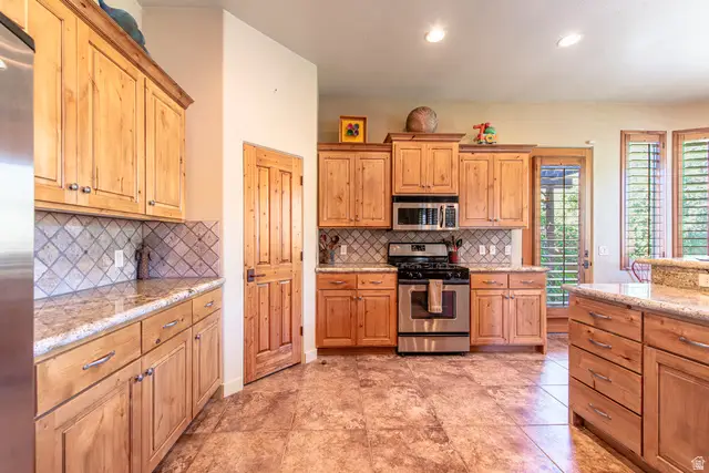 574 S 1360 W, Saint George, UT 84770 - #3