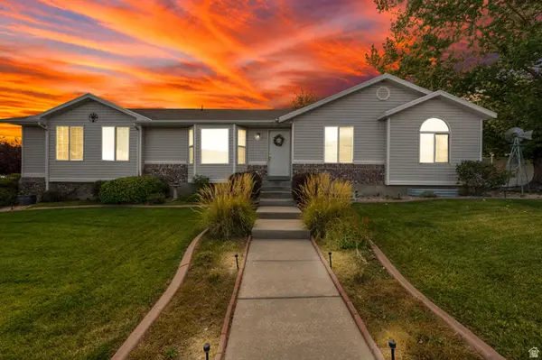 5719 W Moon Crest Ct S, West Jordan, UT 84081