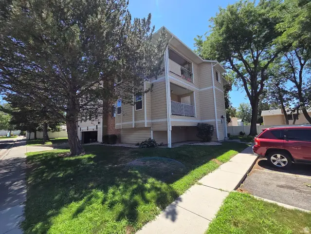 830 E Gatewood Dr S, Sandy, UT 84094 - #1